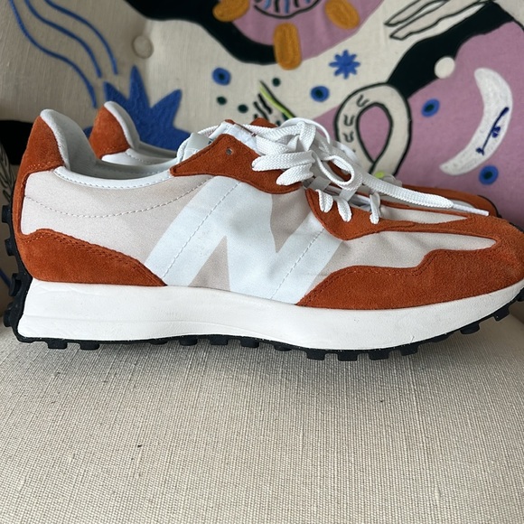 New Balance 327 The Intelligent Choice Size 11.5 Women’s Orange Sneaker NEW - Picture 4 of 10